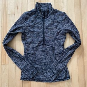 Lululemon long sleeve 1/2 zip top size 4